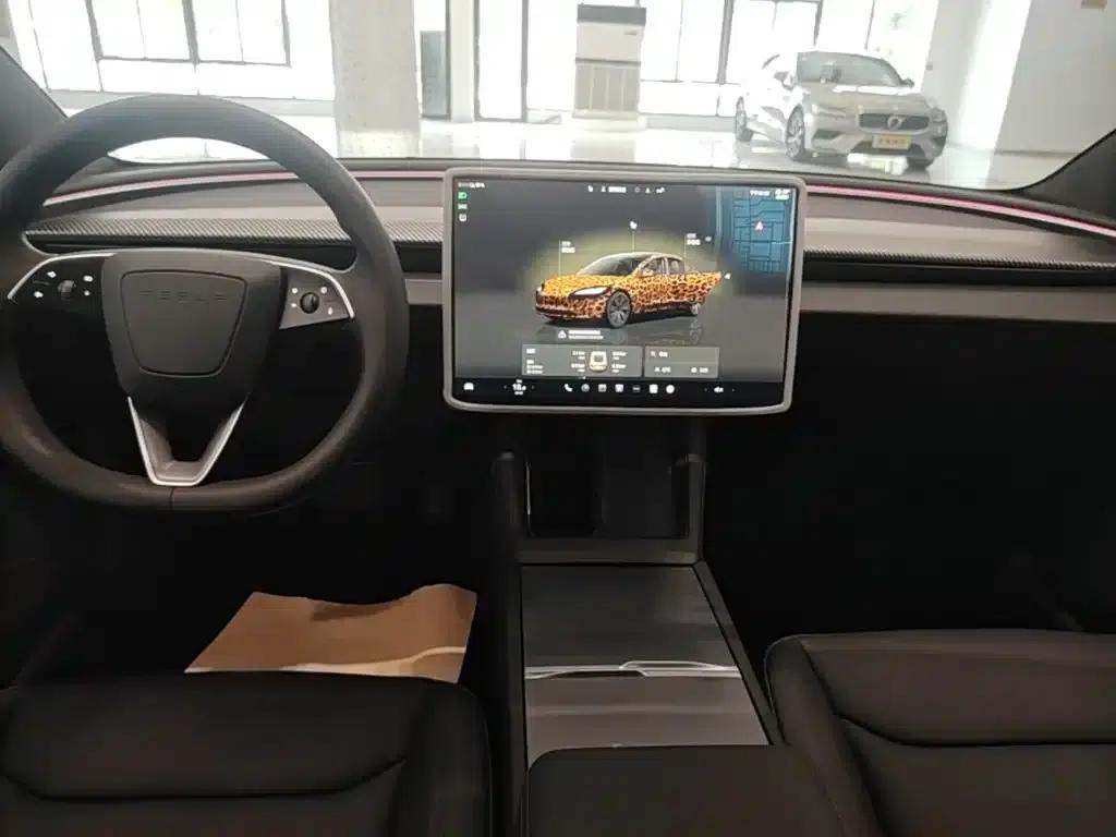 Model 3 2023 Rear-Wheel Drive — миниатюра 13