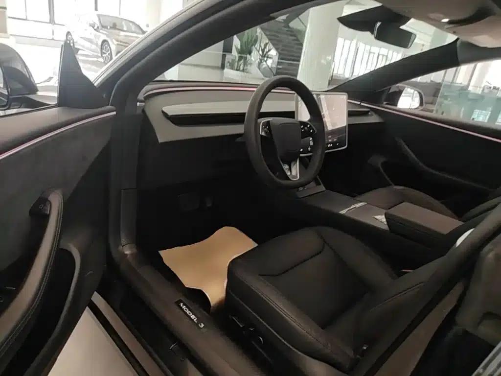Model 3 2023 Rear-Wheel Drive — миниатюра 15