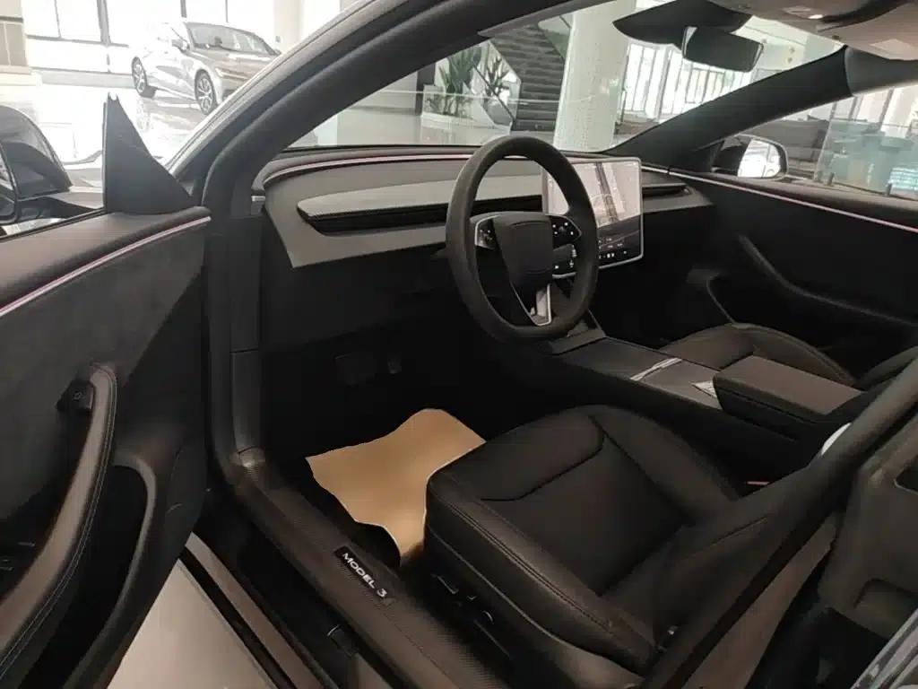 Model 3 2023 Rear-Wheel Drive — миниатюра 16