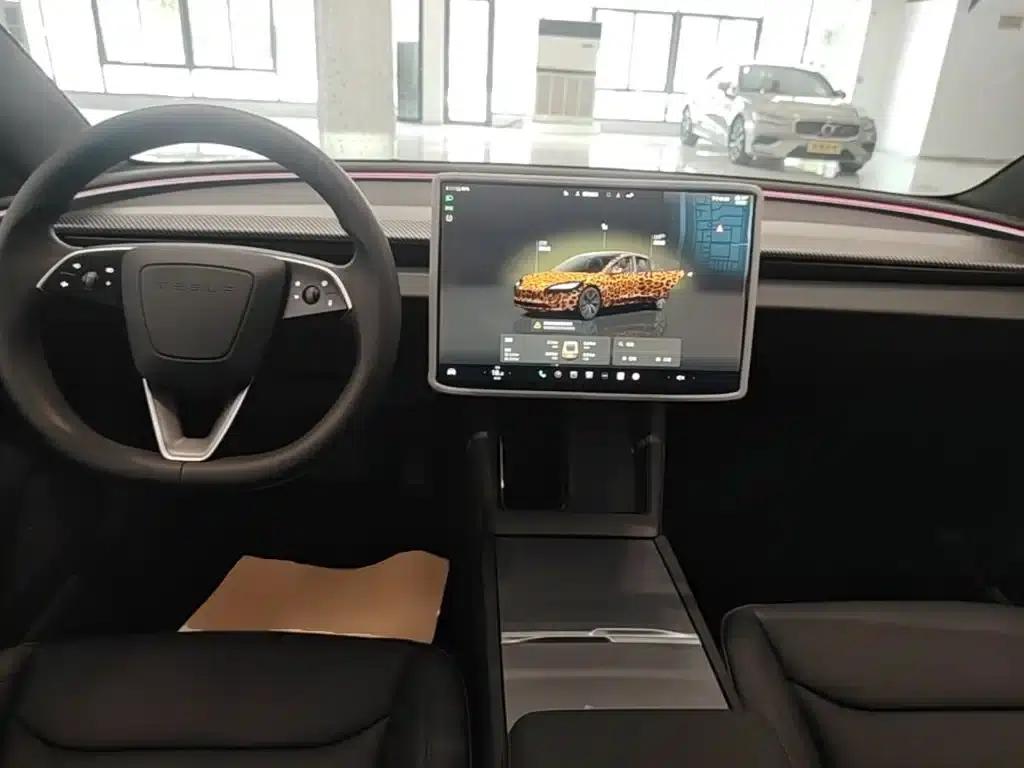 Model 3 2023 Rear-Wheel Drive — миниатюра 10
