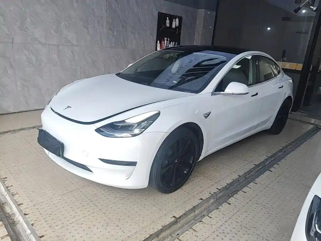 Model 3 2019 Standard Range Rear-Wheel Drive Upgrade — миниатюра 1