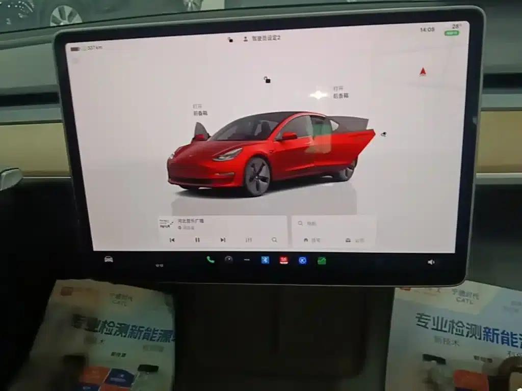 Model 3 2022 Rear-Wheel Drive — миниатюра 13