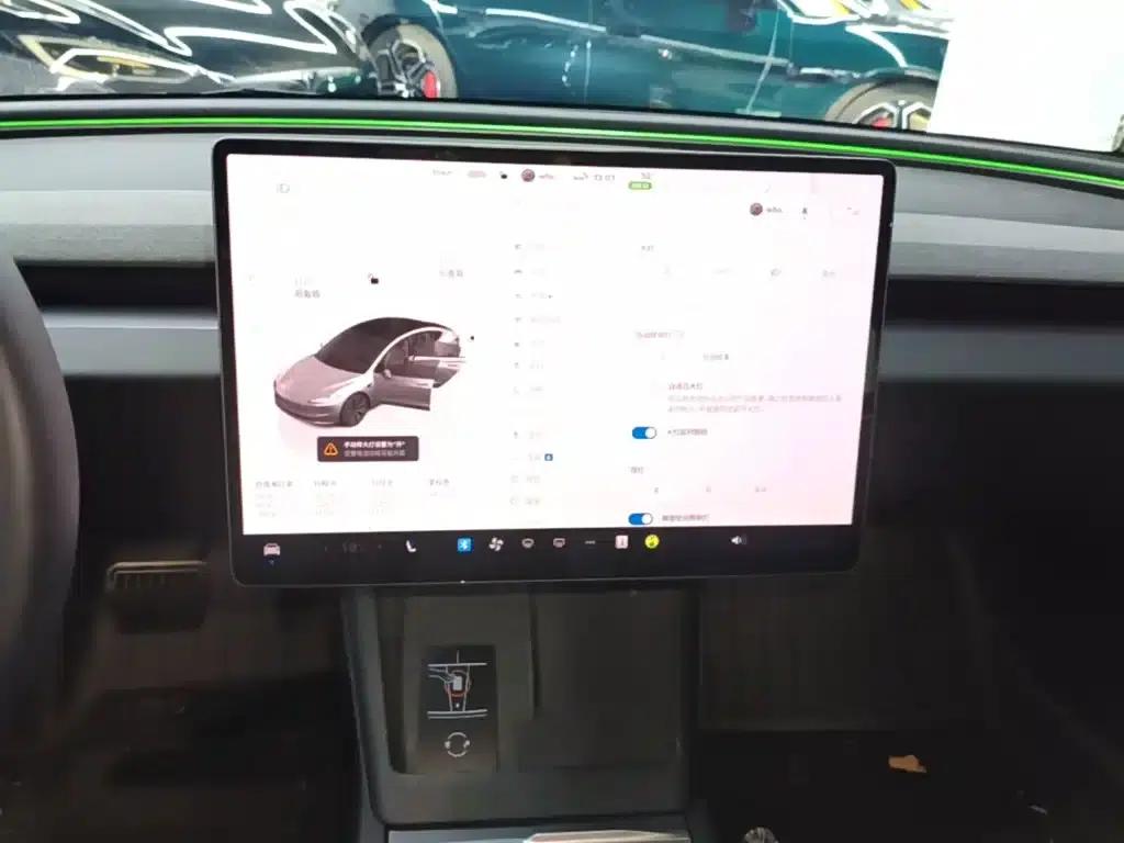 Model 3 2023 Rear-Wheel Drive — миниатюра 13