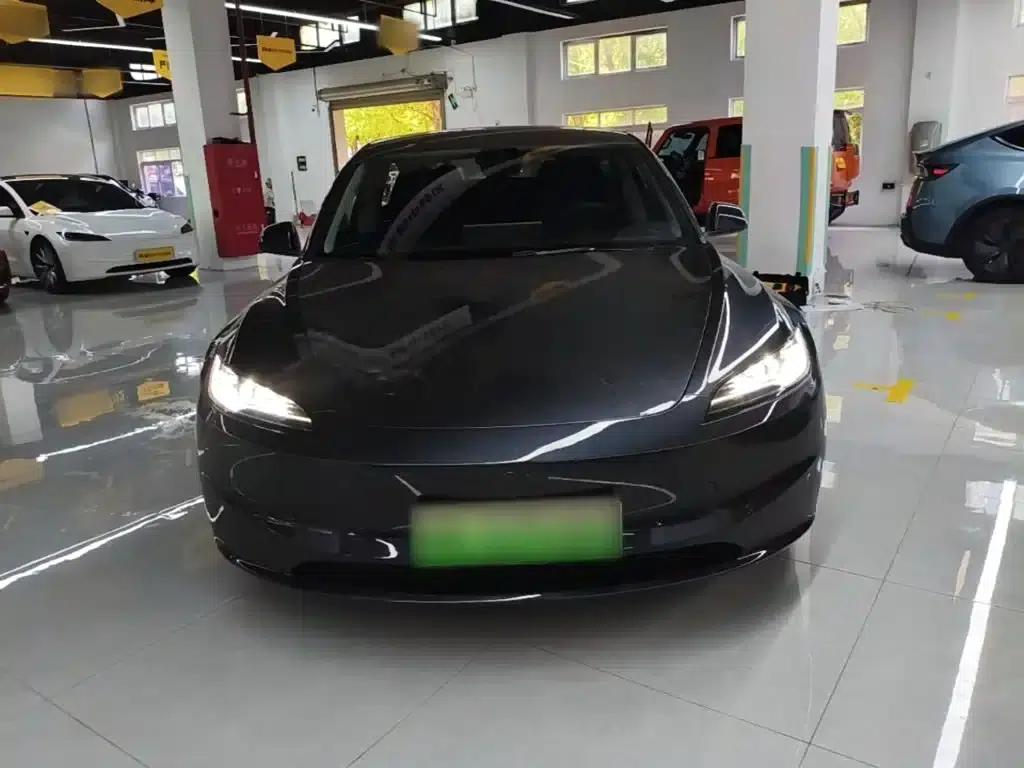 Model 3 2023 Rear-Wheel Drive — миниатюра 3