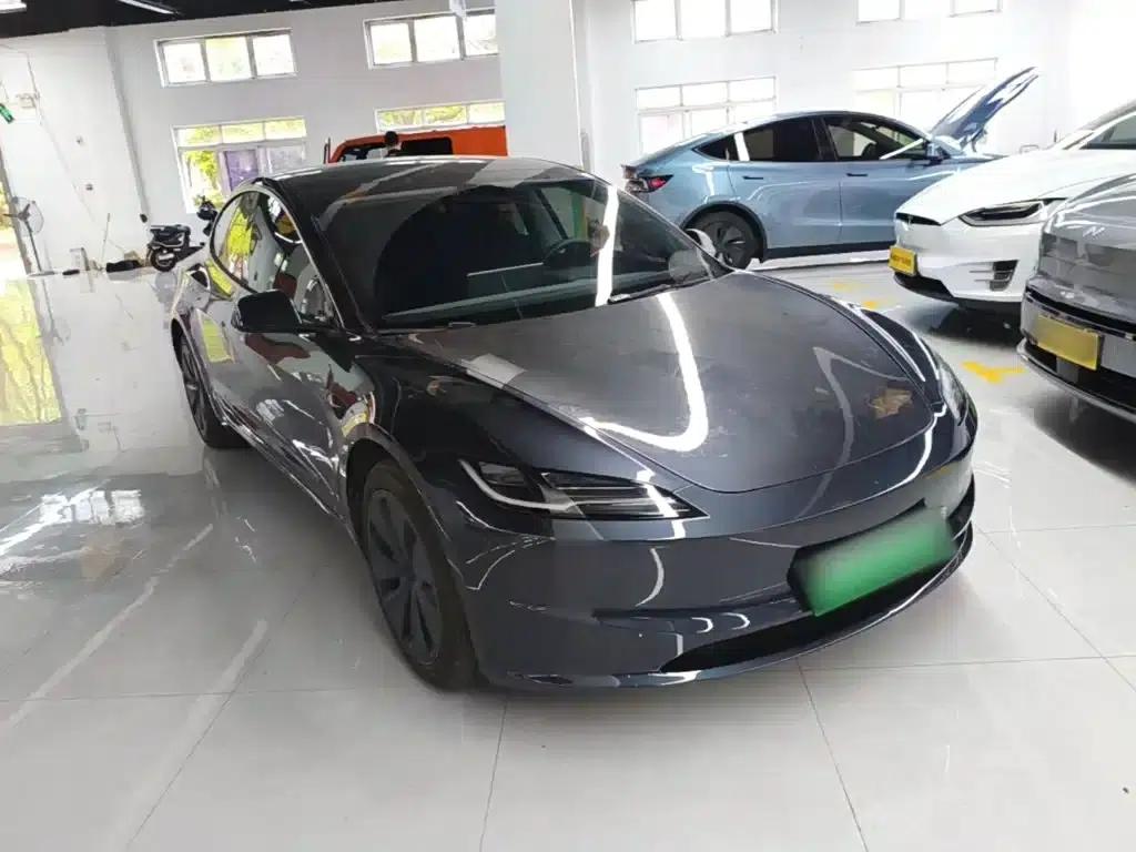 Model 3 2023 Rear-Wheel Drive — миниатюра 4