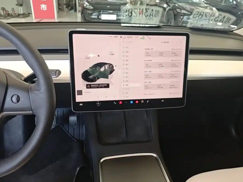 Model 3 2022 Rear-Wheel Drive — миниатюра 13