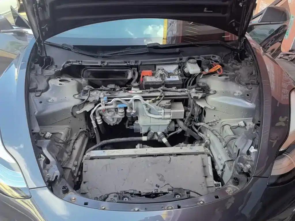Model 3 2019 Standard Range Rear-Wheel Drive Upgrade — миниатюра 20