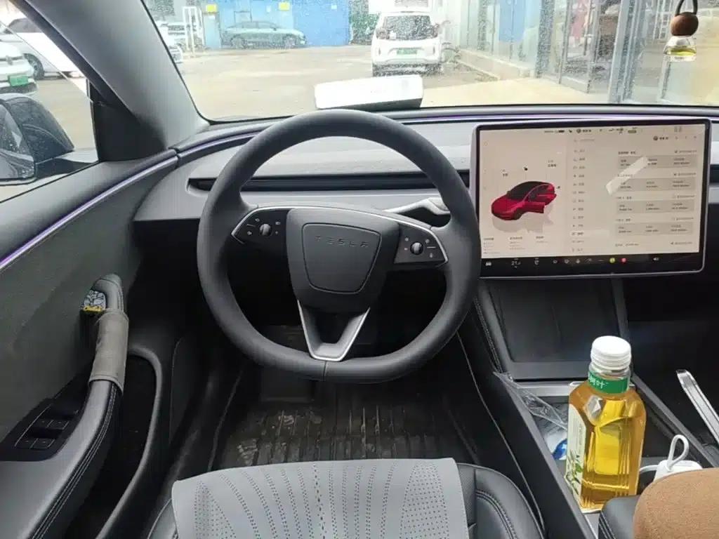 Model 3 2023 Rear-Wheel Drive — миниатюра 11
