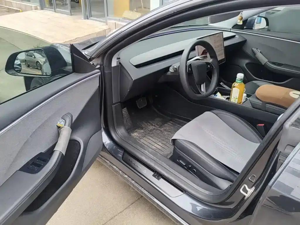 Model 3 2023 Rear-Wheel Drive — миниатюра 16