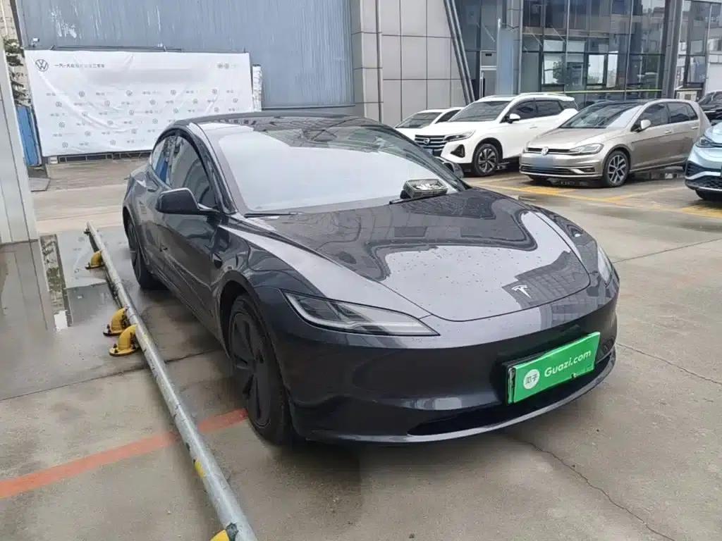 Model 3 2023 Rear-Wheel Drive — миниатюра 4