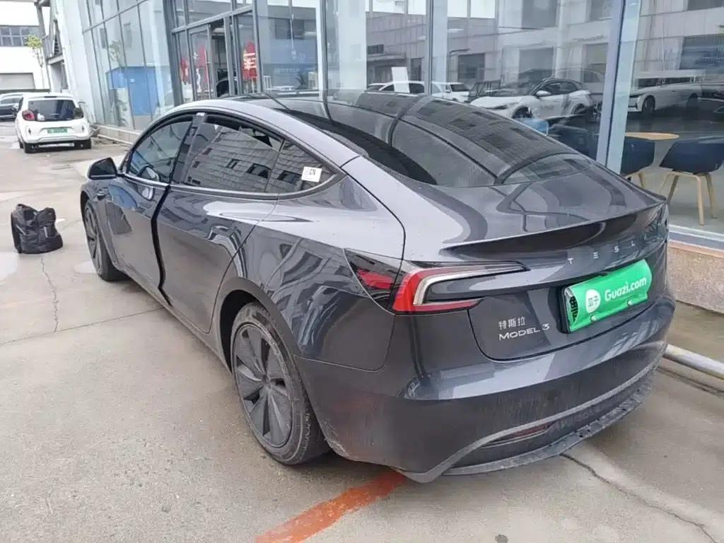 Model 3 2023 Rear-Wheel Drive — миниатюра 5
