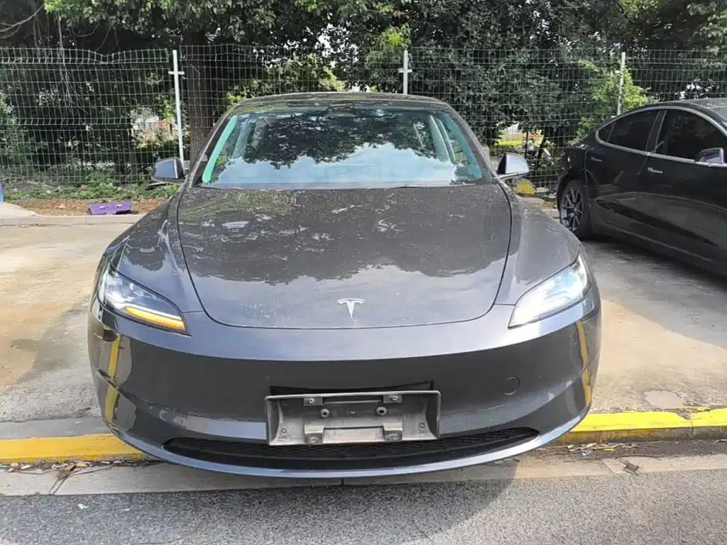 Model 3 2023 Rear-Wheel Drive — миниатюра 3