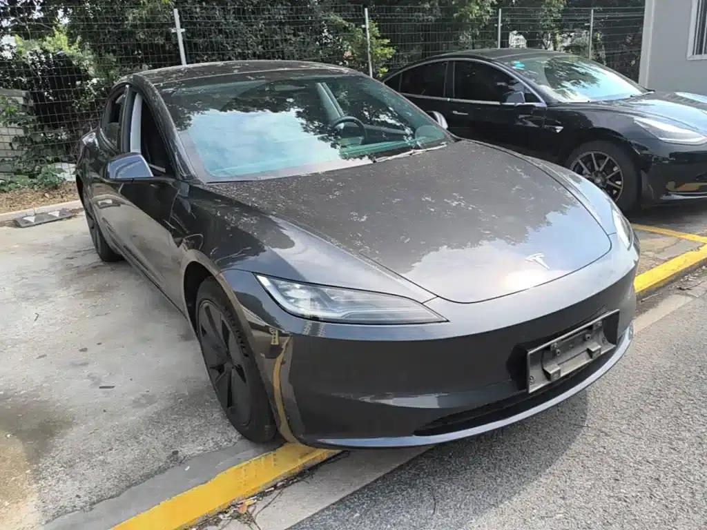 Model 3 2023 Rear-Wheel Drive — миниатюра 4