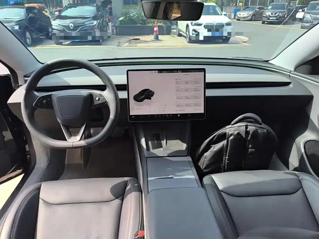 Model 3 2023 Rear-Wheel Drive — миниатюра 10
