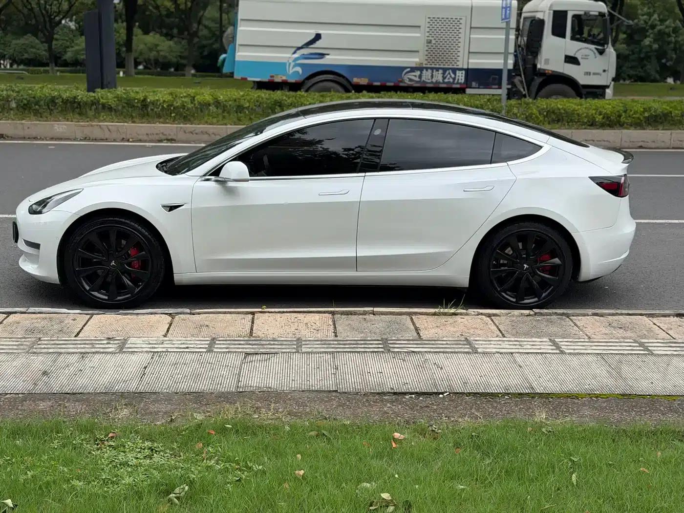 Imported 2019 Model 3 Long Range Rear-Wheel Drive — миниатюра 4