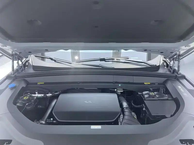 Li Auto L8 2025 Max Smart Renewal Edition — миниатюра 4