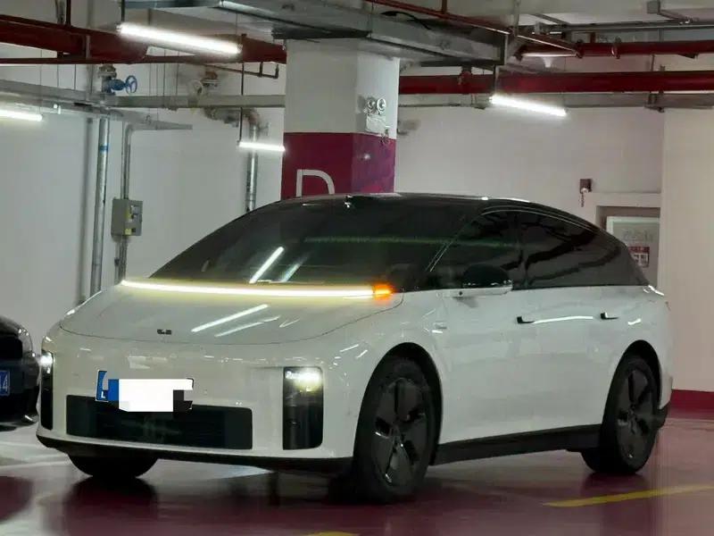 Li Auto i6 2025 Two-Wheel Drive Standard Edition — миниатюра 1