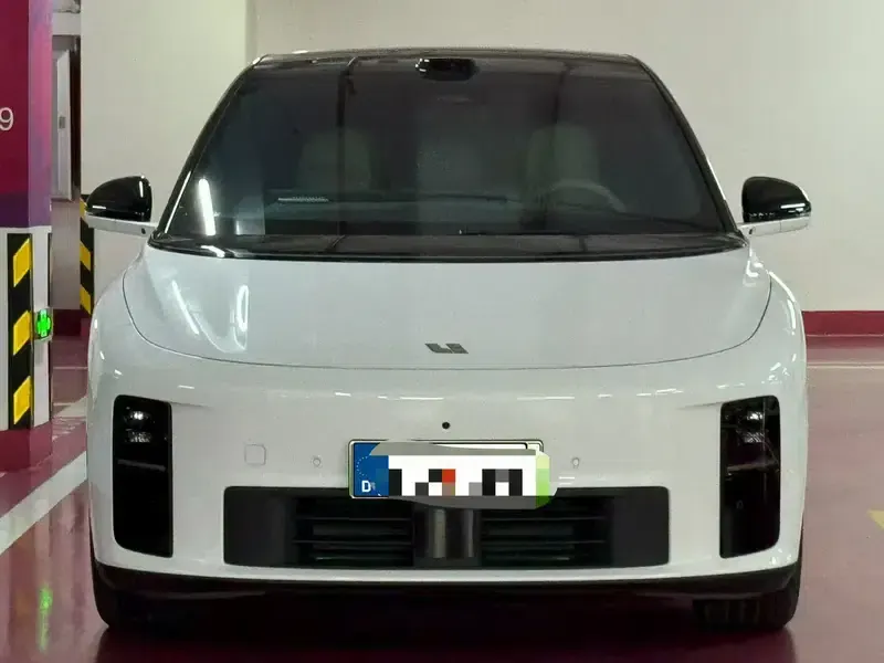 Li Auto i6 2025 Two-Wheel Drive Standard Edition — миниатюра 2