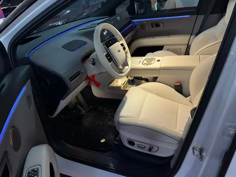 Li Auto i6 2025 Two-Wheel Drive Standard Edition — миниатюра 7