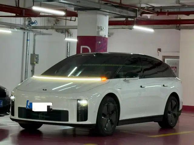Li Auto i6 2025 Two-Wheel Drive Standard Edition