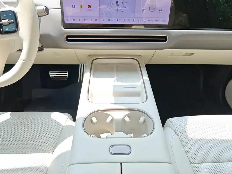 Li Auto i6 2025 Two-Wheel Drive Standard Edition — миниатюра 11