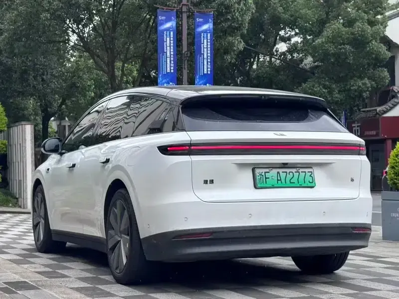 Li Auto i6 2025 Two-Wheel Drive Standard Edition — миниатюра 4