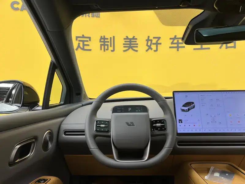Li Auto i8 2025 Standard Edition — миниатюра 31