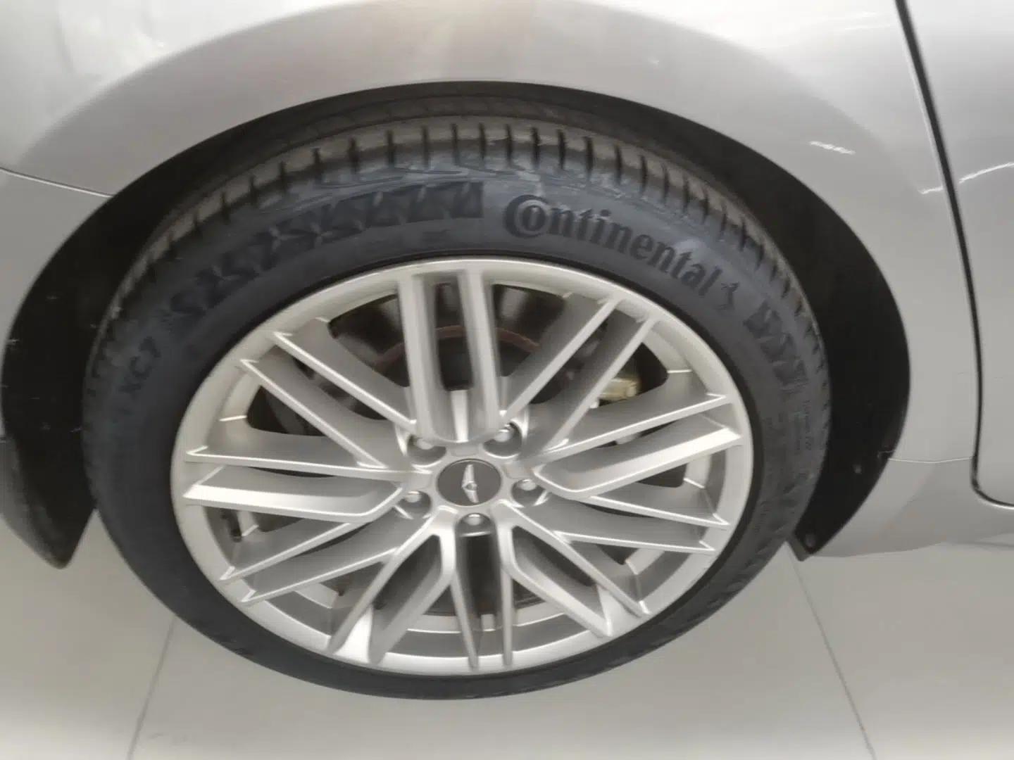Genesis G70 2021 2.0T Rear-Drive Luxury Edition — миниатюра 11