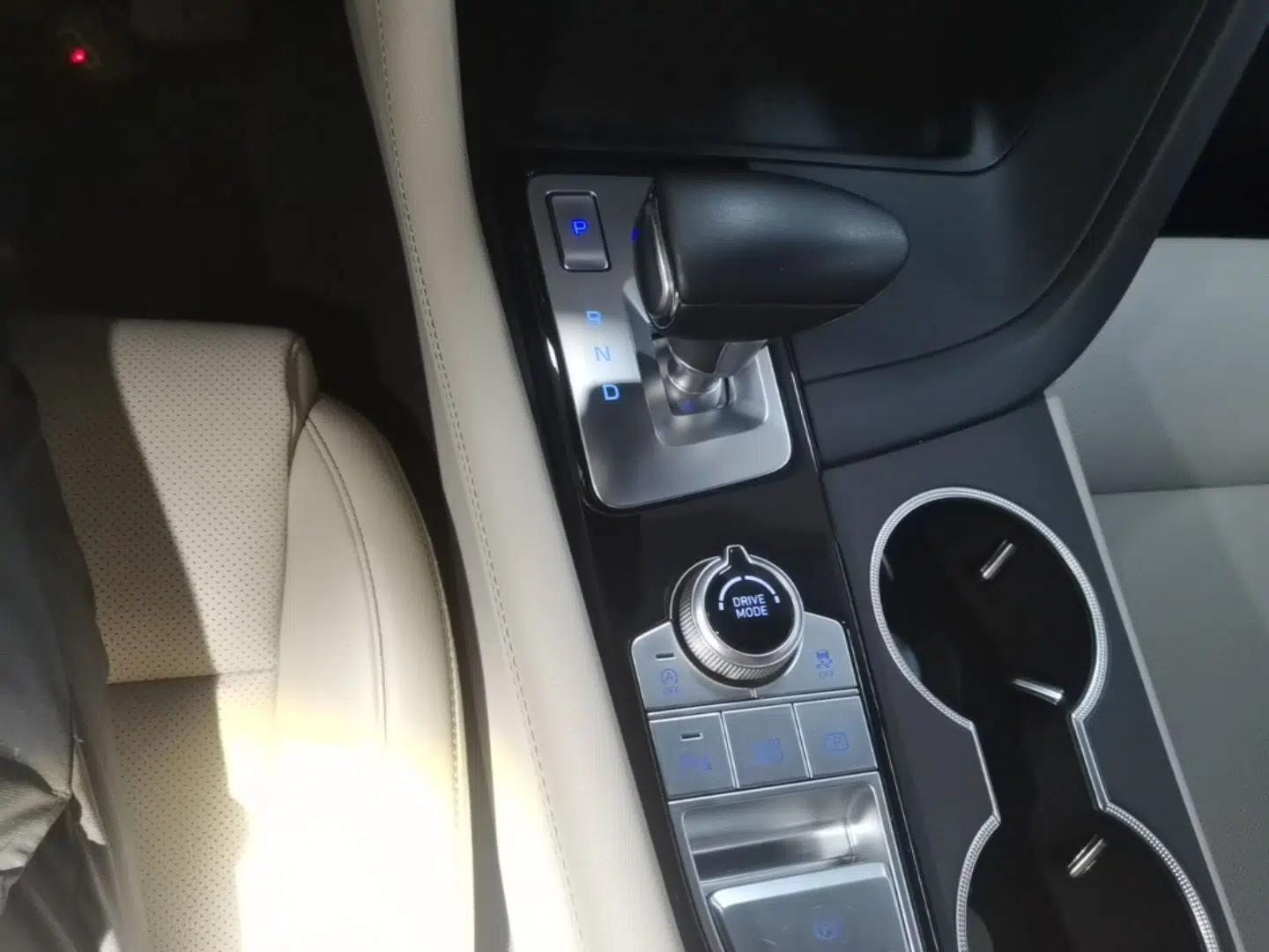 Genesis G70 2021 2.0T Rear-Drive Luxury Edition — миниатюра 16