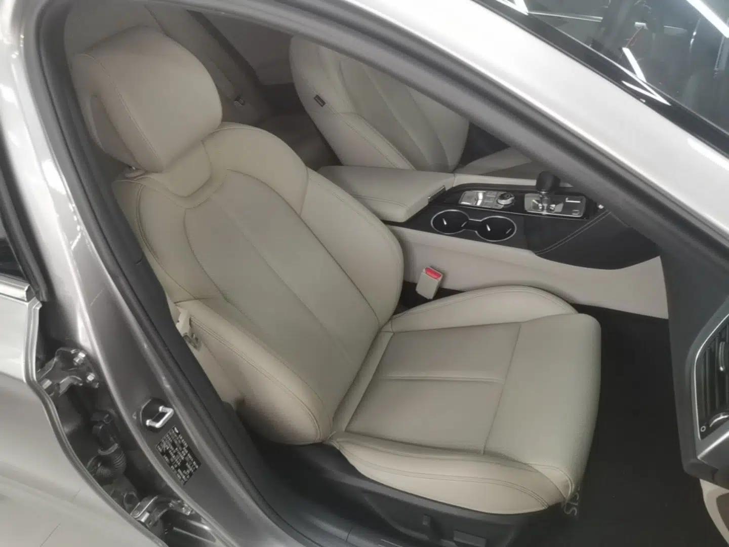 Genesis G70 2021 2.0T Rear-Drive Luxury Edition — миниатюра 19