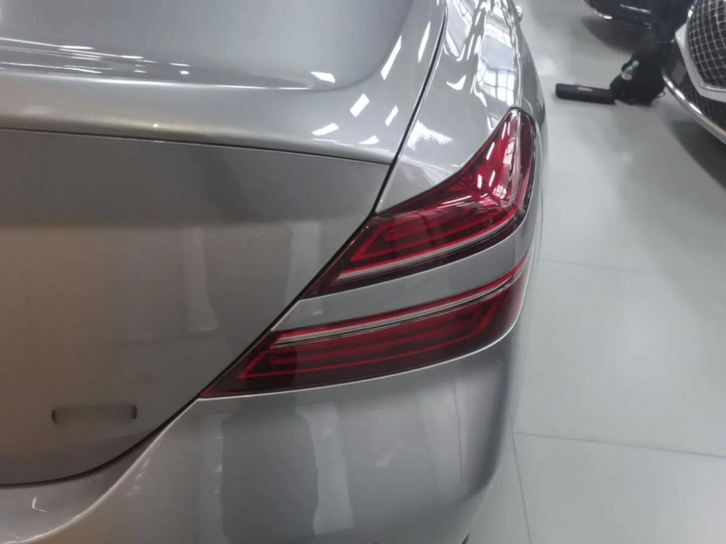Genesis G70 2021 2.0T Rear-Drive Luxury Edition — миниатюра 9