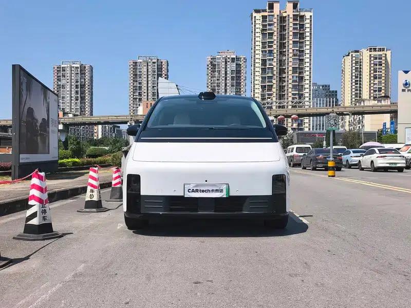Li Auto MEGA 2024 Ultra Edition — миниатюра 2