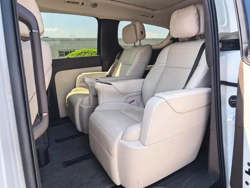 Li Auto MEGA 2024 Ultra Edition — миниатюра 28