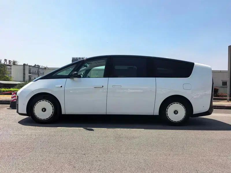 Li Auto MEGA 2024 Ultra Edition — миниатюра 4