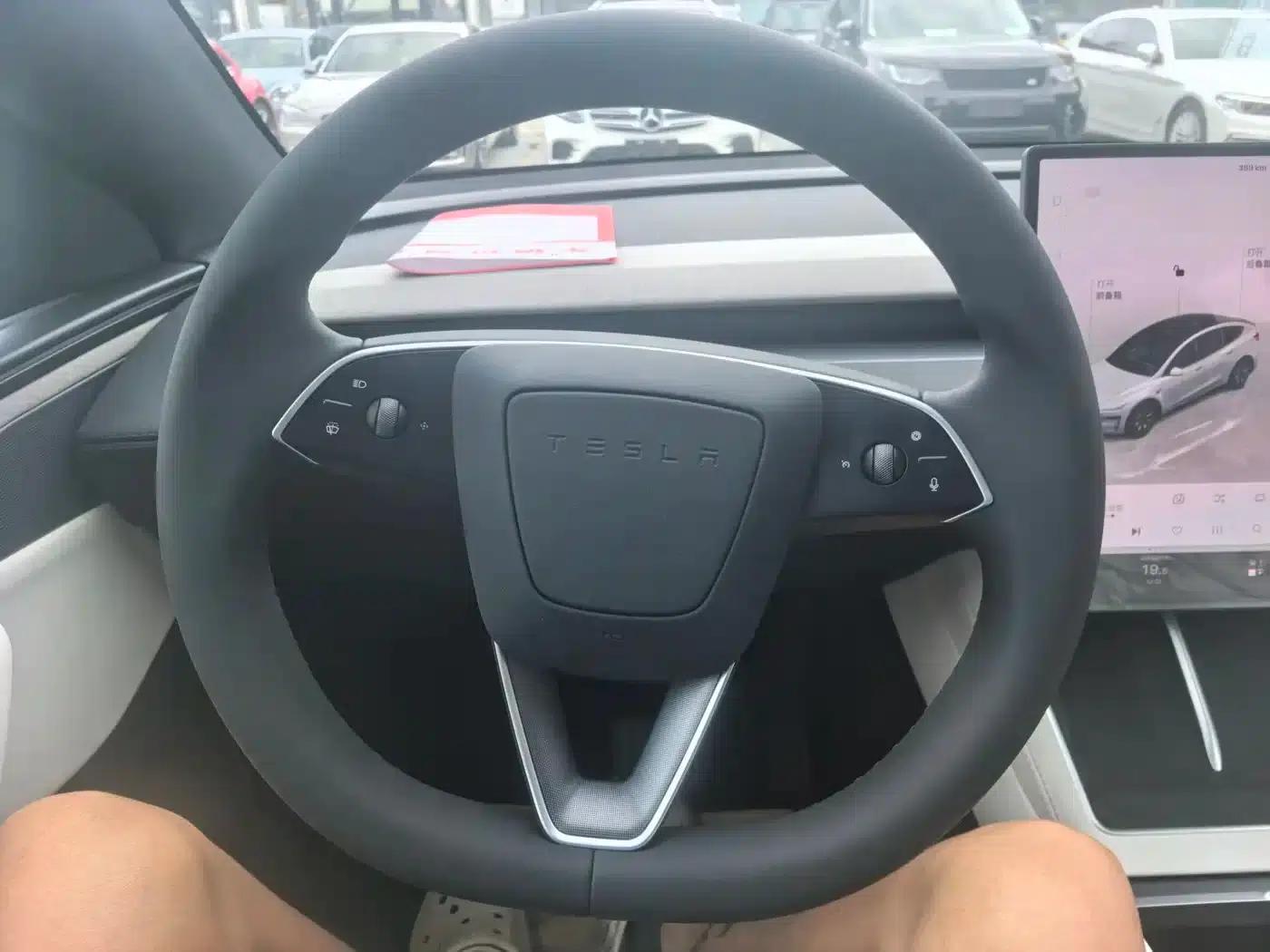 Model Y L 2025 Long Range All-Wheel Drive — миниатюра 4