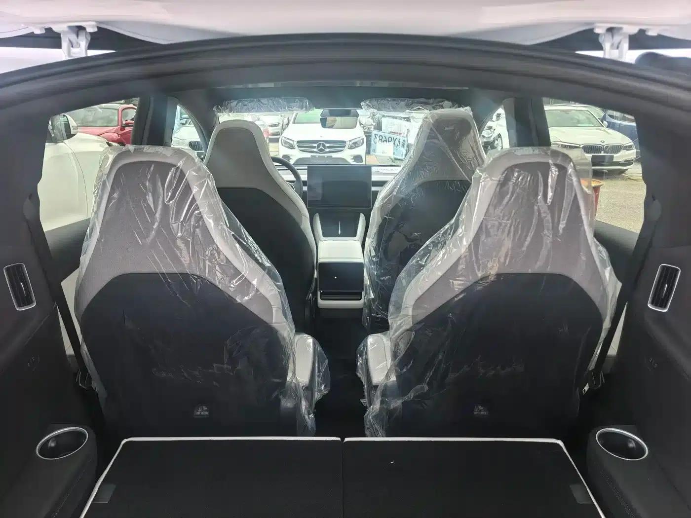 Model Y L 2025 Long Range All-Wheel Drive — миниатюра 8