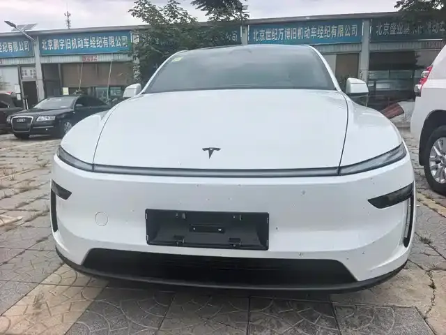 Model Y L 2025 Long Range All-Wheel Drive