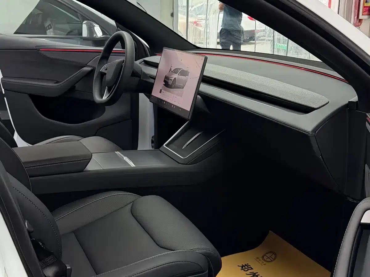 Model Y L 2025 Long Range All-Wheel Drive — миниатюра 8