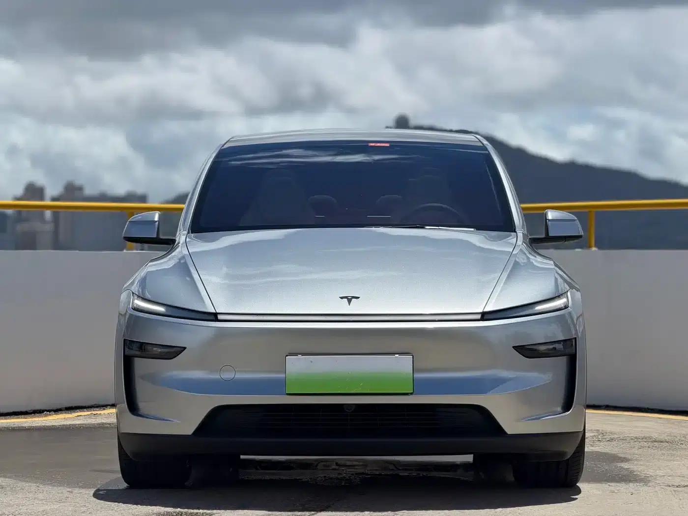 Model Y L 2025 Long Range All-Wheel Drive — миниатюра 2