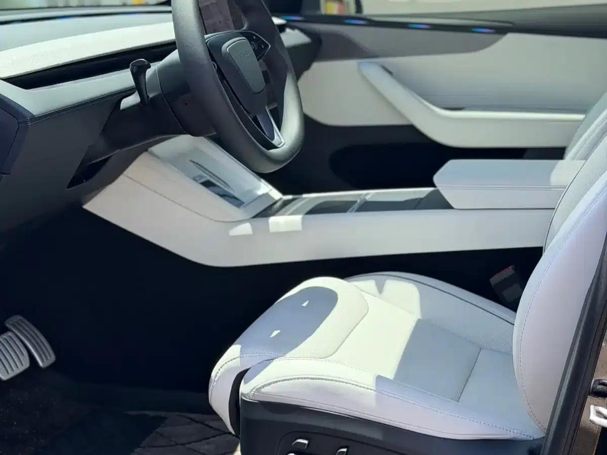 Model Y L 2025 Long Range All-Wheel Drive — миниатюра 14