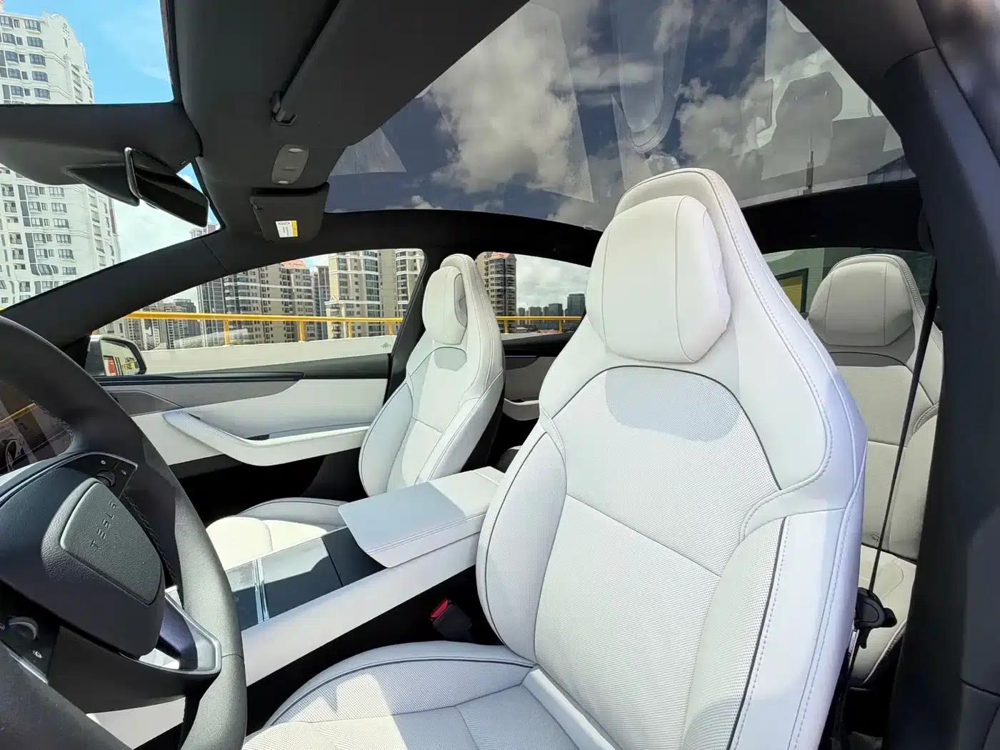 Model Y L 2025 Long Range All-Wheel Drive — миниатюра 16