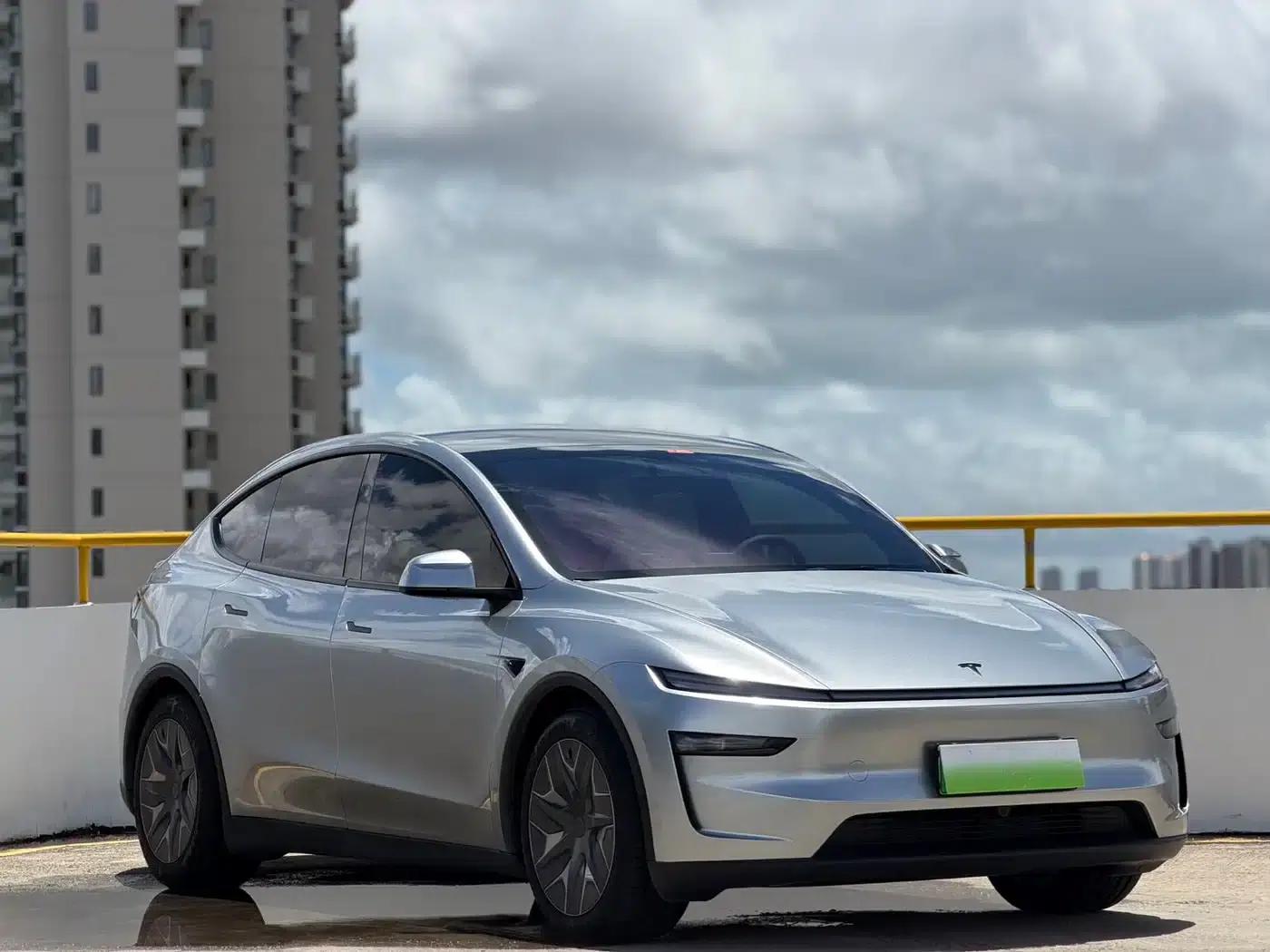 Model Y L 2025 Long Range All-Wheel Drive — миниатюра 3