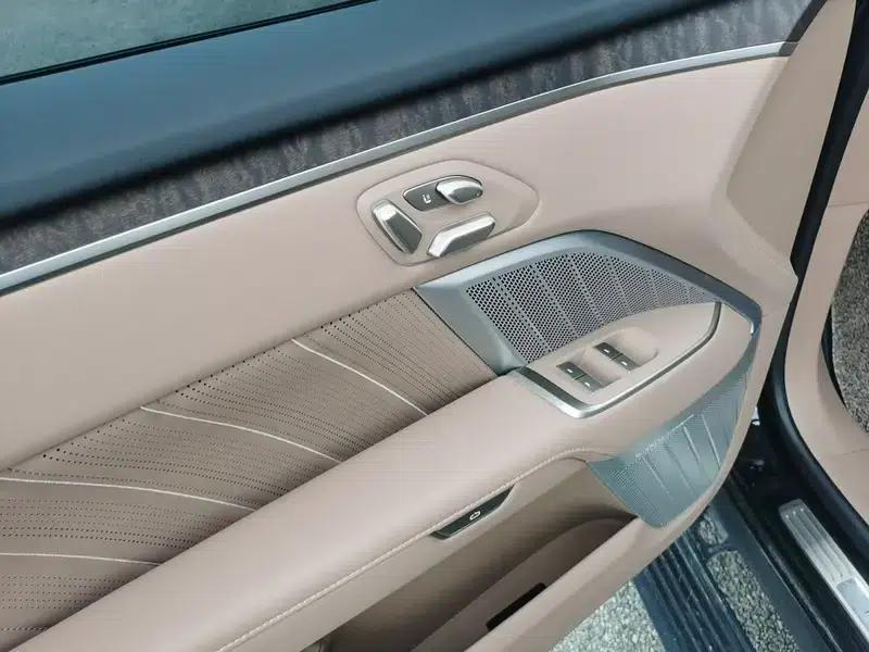 2025 Hyundai L90 Rear-wheel Drive 6-seater Pure Electric Factory Custom Edition — миниатюра 16