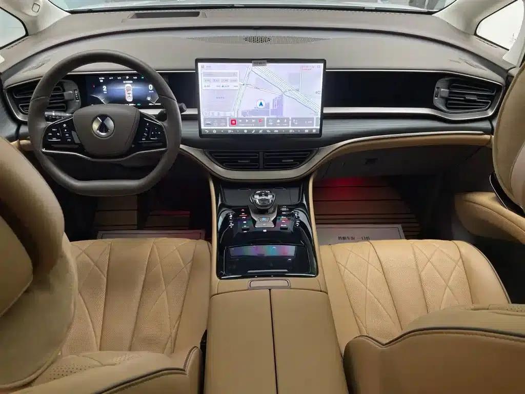 Denza D9 2022 DM-i 970 AWD Flagship Edition — миниатюра 17