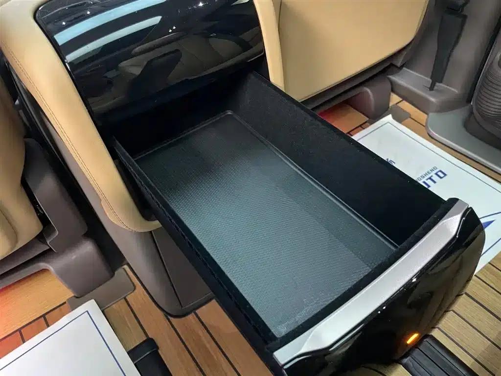 Denza D9 2022 DM-i 970 AWD Flagship Edition — миниатюра 18
