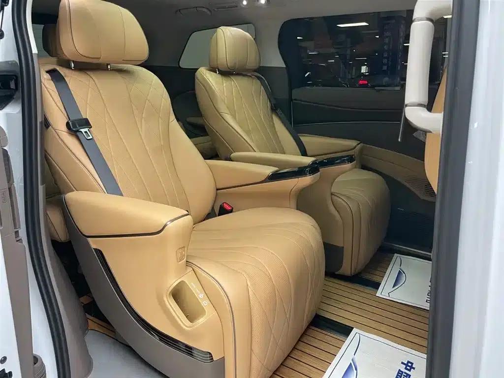 Denza D9 2022 DM-i 970 AWD Flagship Edition — миниатюра 20