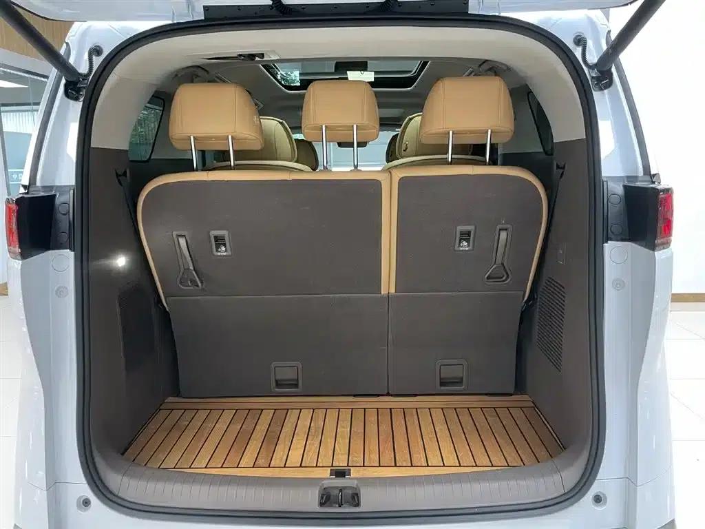 Denza D9 2022 DM-i 970 AWD Flagship Edition — миниатюра 35