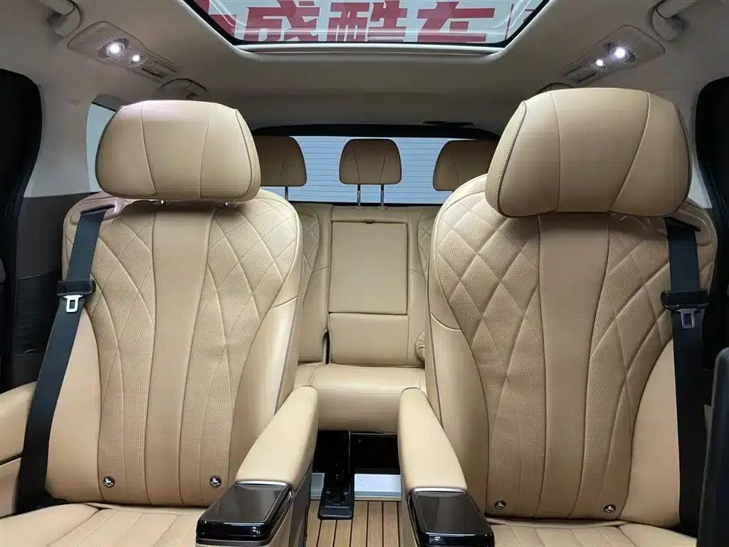 Denza D9 2022 DM-i 970 AWD Flagship Edition — миниатюра 10