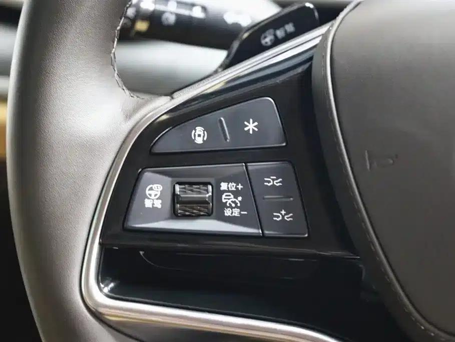 Denza D9 2025 DM-i Smart Driving Edition 1020 AWD Premium — миниатюра 17