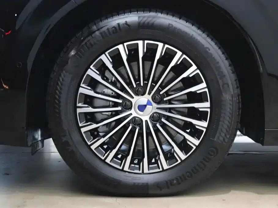 Denza D9 2025 DM-i Smart Driving Edition 1020 AWD Premium — миниатюра 29